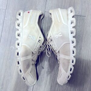 On Men’s Cloud 5 Sneakers Size 12